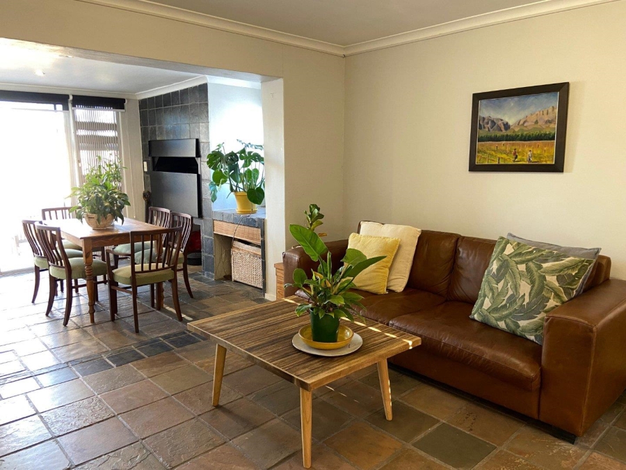 To Let 3 Bedroom Property for Rent in Loevenstein Western Cape